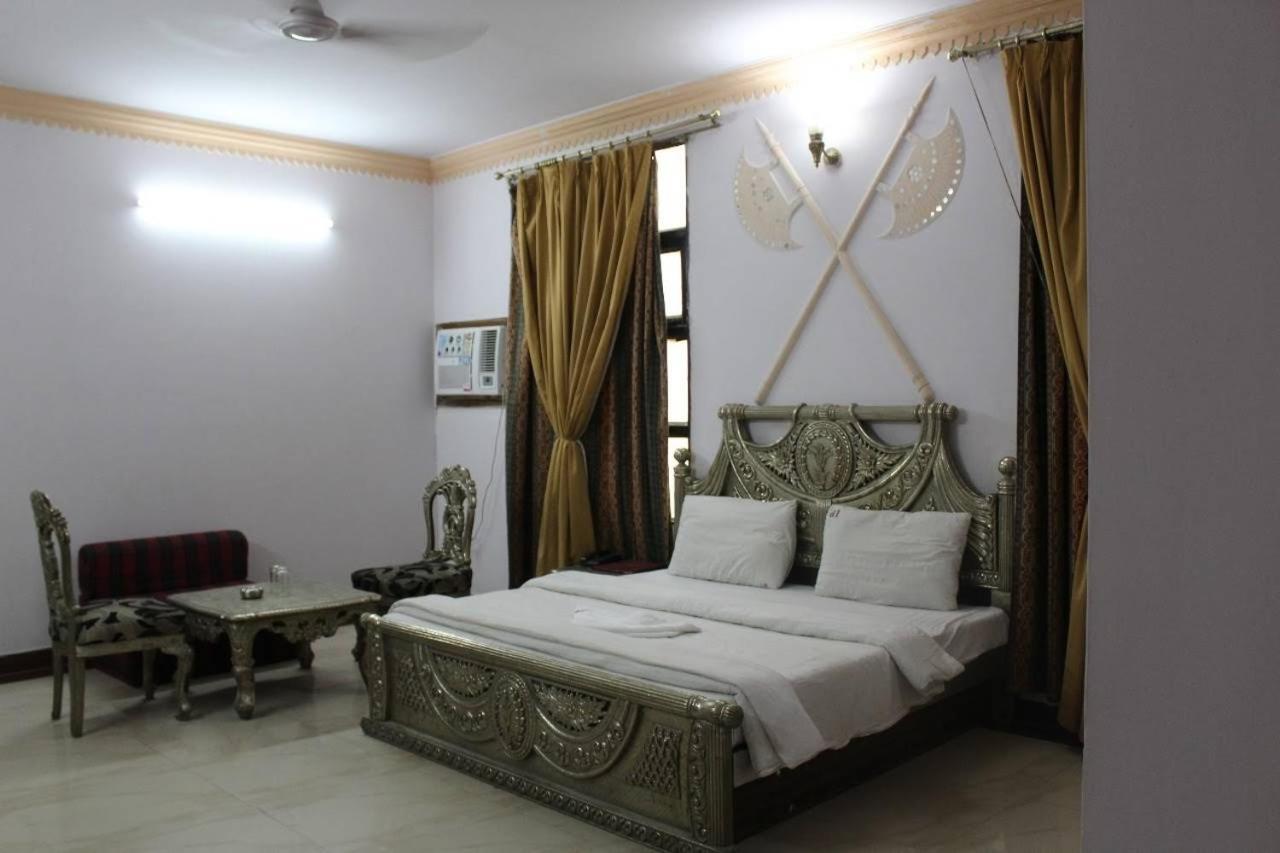 Hotel Ivory Palace เดลี ภายนอก รูปภาพ